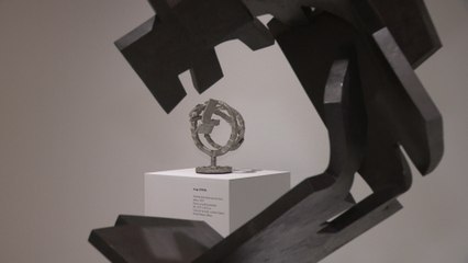 Valencia reúne por primera vez a Chillida y Oteiza en una exposición