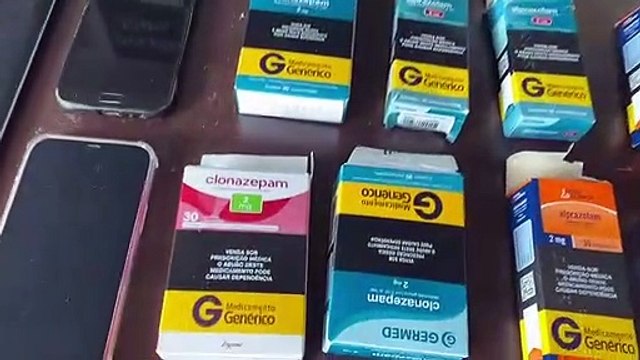 Jovens de classe média alta são presos por compartilharem pornografia infantil. Foram apreendidos medicamentos controlados, porções de maconha, celulares e tablets