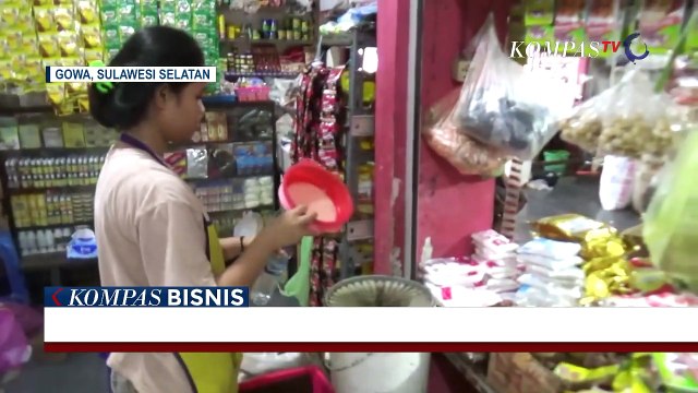 Pedagang Terpaksa Kurangi Stok Akibat Harga Minyak Goreng yang Terus Melonjak
