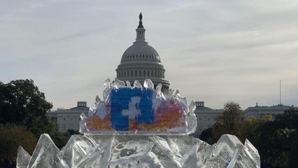 WASHINGTON - İklim aktivistleri buz protestosu ile Facebook'u hedef aldı