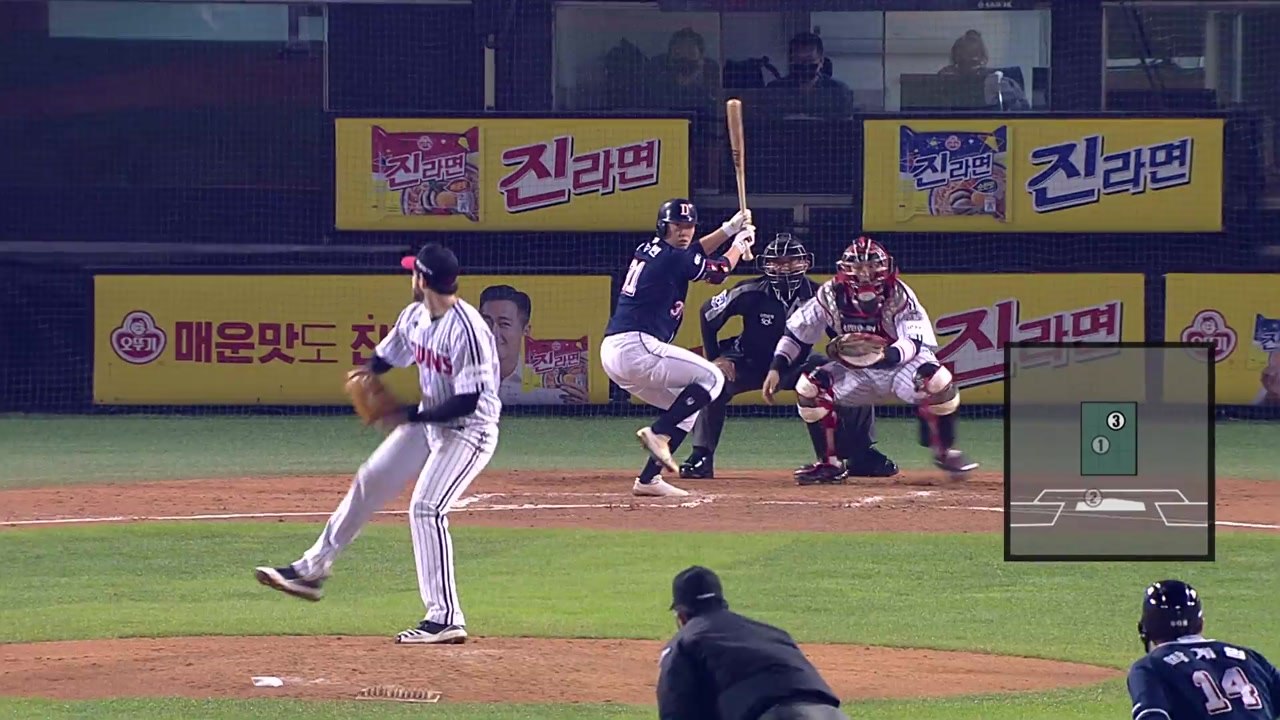 '가을 DNA' 두산, 잠실 라이벌 LG꺾고 준PO 1차전 승리 / YTN