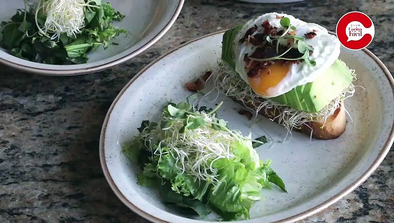 Antonio Quintero ‍ - Toast de aguacate  - Cocina Fácil