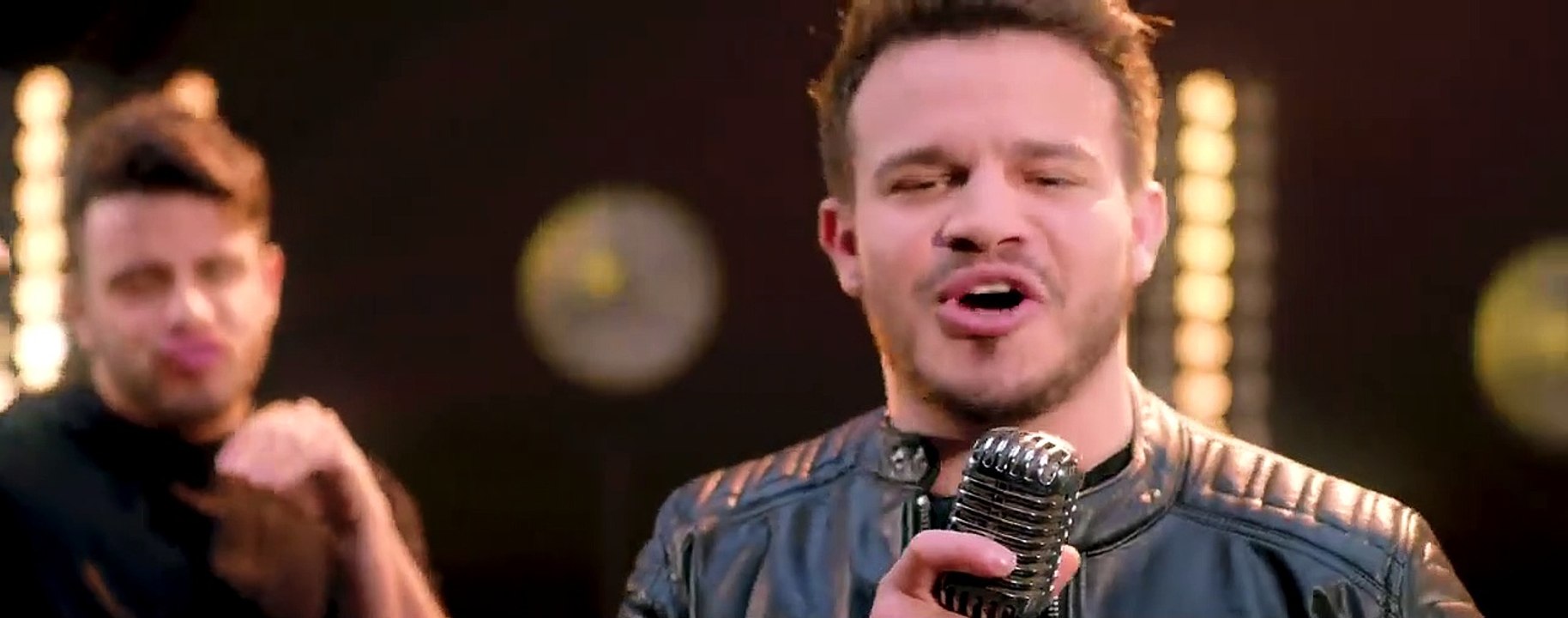 Ávine e Matheus Fernandes - Coração Cachorro (Late Coração) [Clipe Oficial]