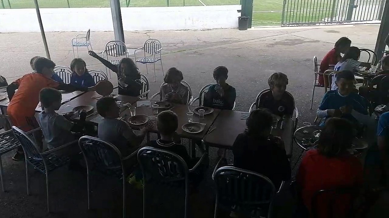 Pause repas stage FJEB