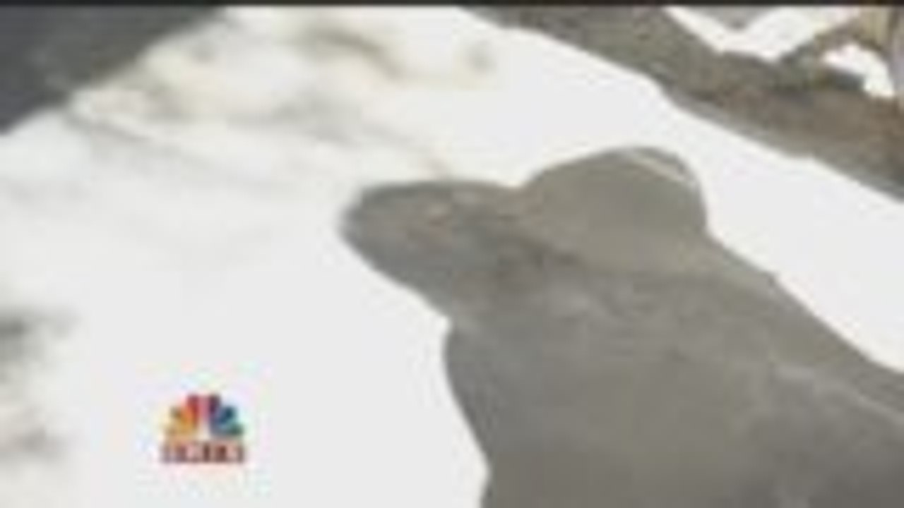 Police Looking For Double Stabbing Attacker