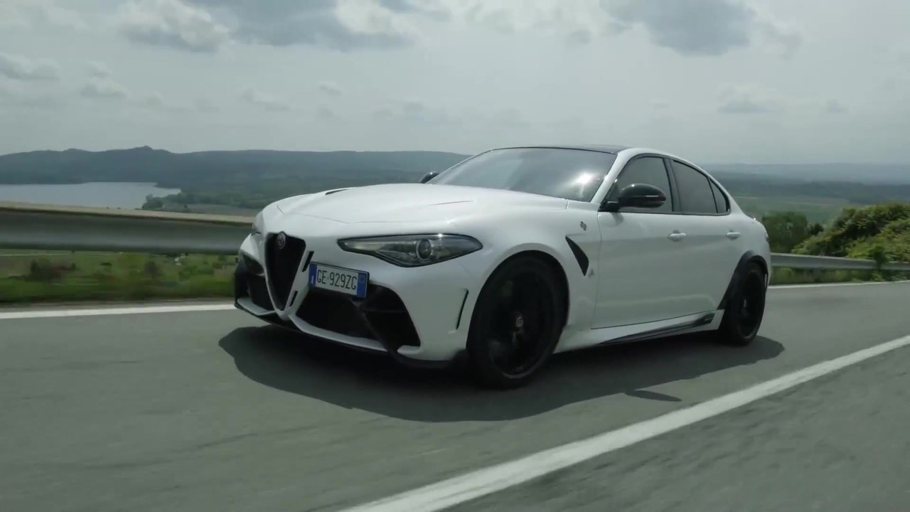 Alfa Romeo Giulia siegt in drei Kategorien beim „SPORT AUTO AWARD 2021“