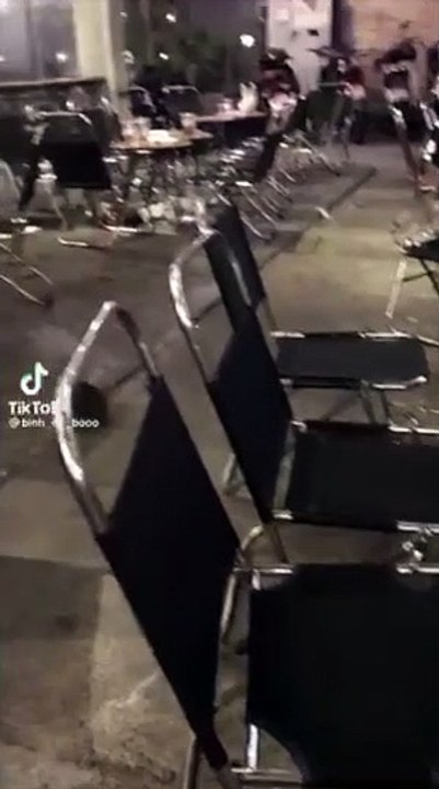 Clip: Cả bầy chuột chạy tán loạt trong quán cà phê nổi tiếng Sài Gòn