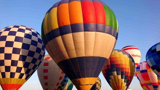 Japonya'da balon festivali izleyenlere görsel şölen yaşattı
