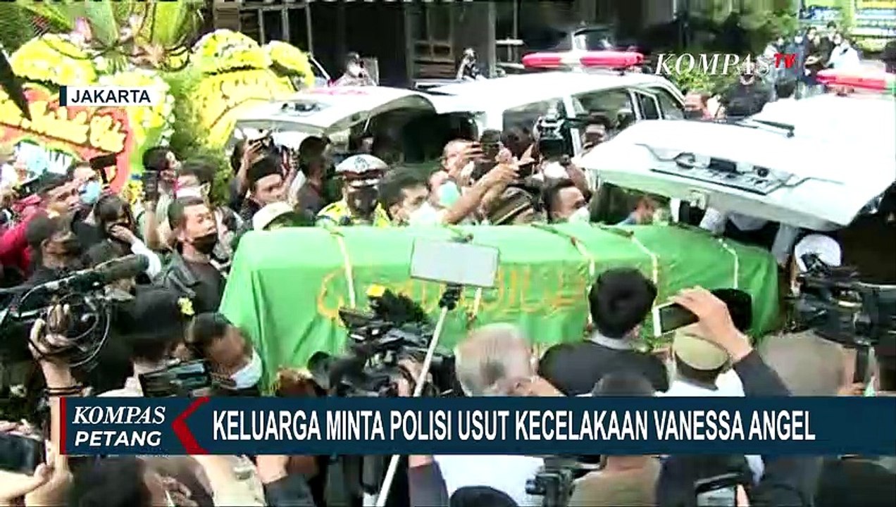 Jenazah Vanessa Angel dan Suami Dimakamkan, Keluarga Minta Polisi Usut Tuntas Penyebab Kecelakaan