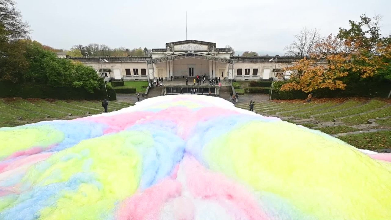 Island of Foam: peinture éphémère de l’artiste allemande Stéphanie Luening au Théâtre de Verdure à Namur