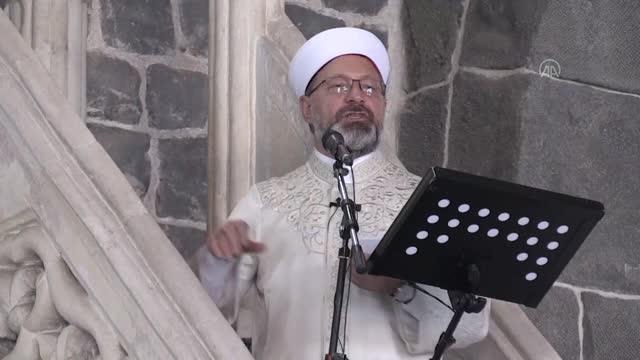 DİYARBAKIR - Diyanet İşleri Başkanı Erbaş, Diyarbakır Ulu Cami'de cuma hutbesi irad etti (5)
