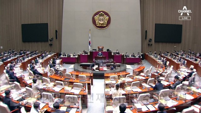 “전국민 지원 너무 많은 소모”…선 긋는 김부겸·홍남기