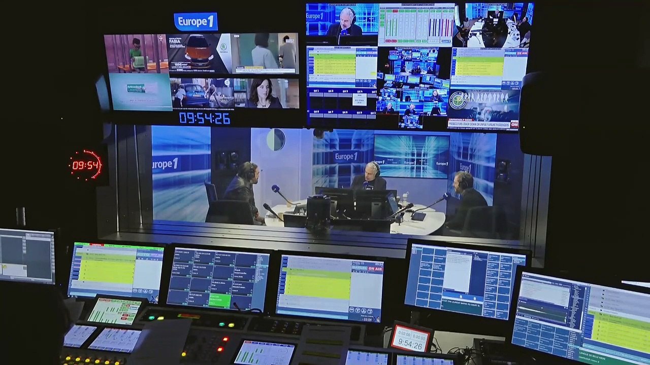 Surpris "en calebard sur le canapé" par la famille d'Orelsan : Gringe raconte leur amitié