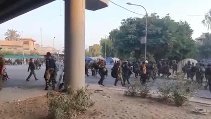 Bağdat'ta güvenlik güçleriyle seçim sonuçlarına itiraz edenler arasında arbede (2)