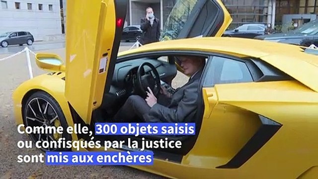 Du diamant aux voitures de luxe: 300 objets saisis ou confisqués mis aux enchères