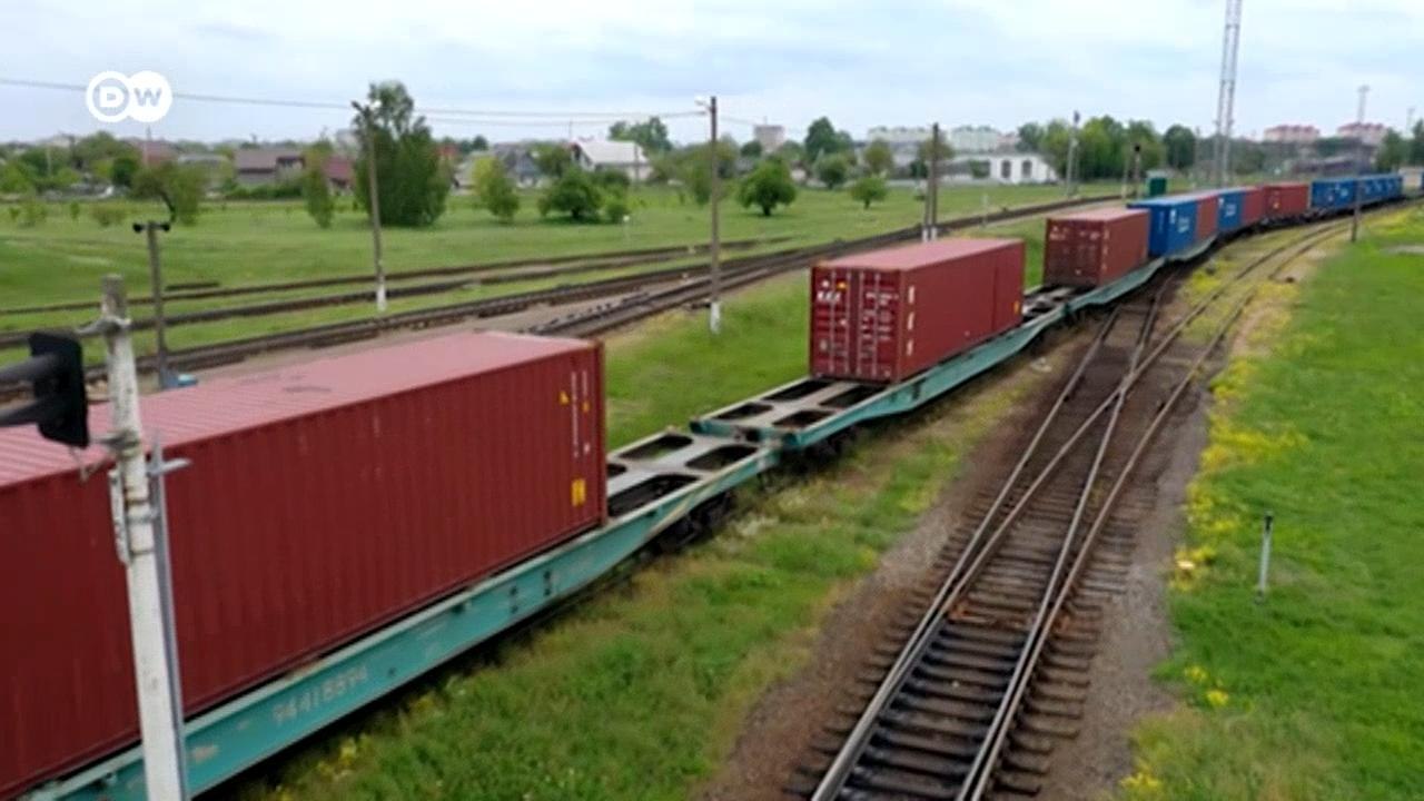 Лукашенко использует в своих целях расположение Беларуси как транспортного хаба (05.11.2021)