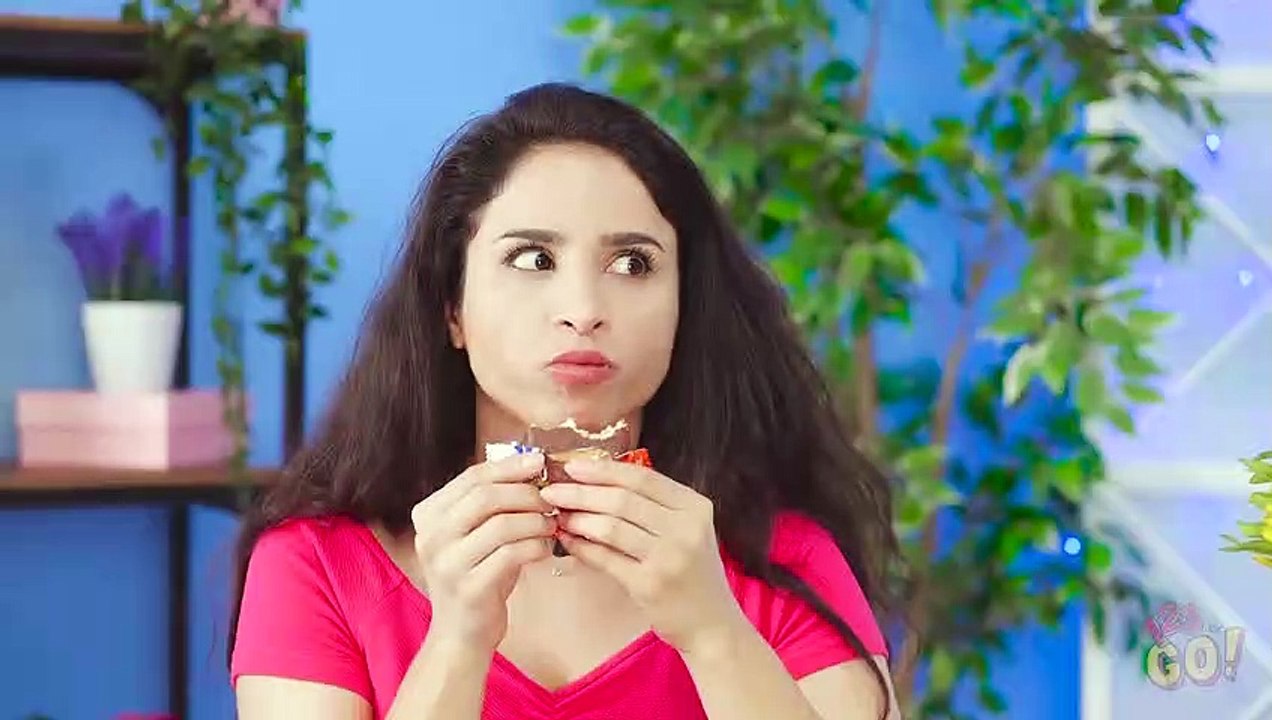 WEIRD WAYS TO SNEAK FOOD ANYWHERE || Funny and Awkward Ways to Become Popular by 123 GO!