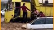 Un chauffeur de camion vient sauver une famille piégée dans une inondation