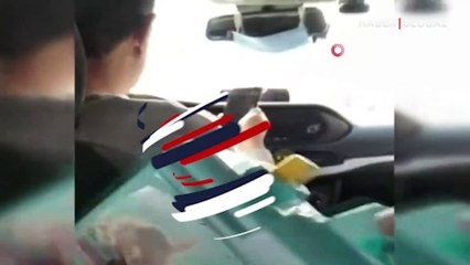 Taksi sürücüsü seyir halindeyken at yarışı izledi