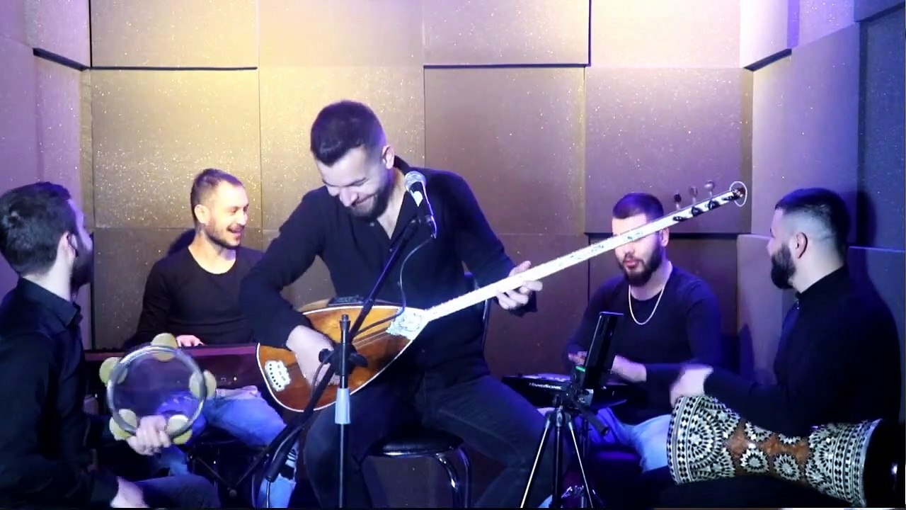 İBRAHİM ERTUĞRUL & KARA KARA DÜŞÜNÜRÜM (Söz-Müzik: Osman KARAKAYA / OsKar)