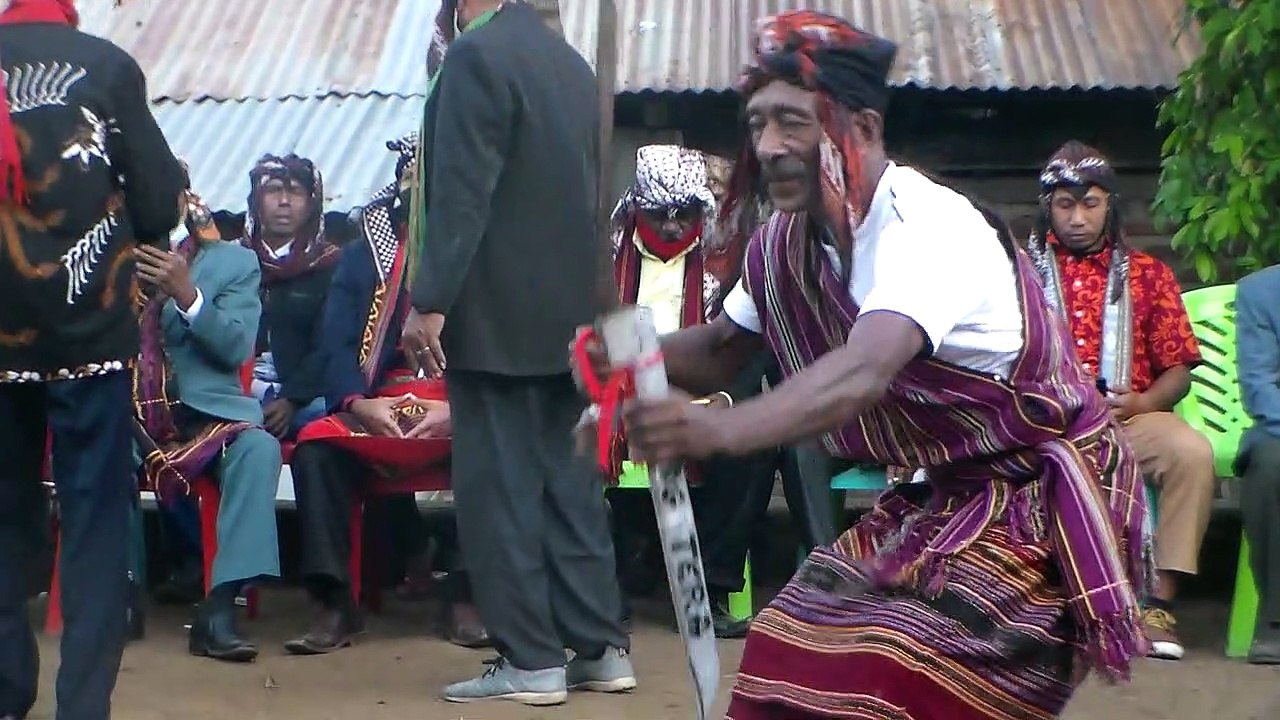 Tari Adat Cakalele Alor