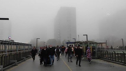 Yoğun sis, günlük hayatı olumsuz etkiliyor - Eminönü (2)
