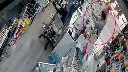 Koşarak kaçacağını sandı ama yanıldı... İstanbul'daki ''cep'' faresi böyle yakalandı