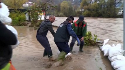 Chuva forte provoca inundações na Bósnia