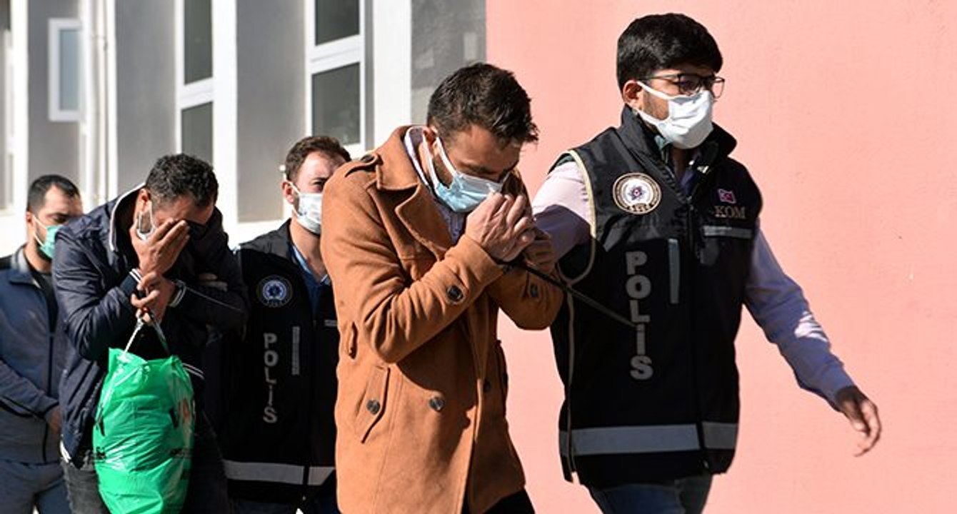 Tefeciler, borcunu ödeyemeyen mağdurun avukatını kaçırıp, boş senet imzalattı