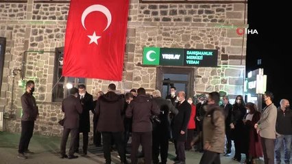 Video herunterladen: Cumhurbaşkanı Erdoğan Erzurum İl Yeşilay Danışmanlık Merkezi'i açılışına video konferans ile katıldı