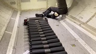 How To Load 100 Bags In a Plane Just In Seconds