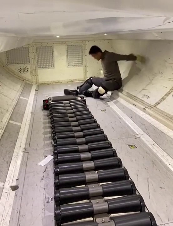 How To Load 100 Bags In a Plane Just In Seconds