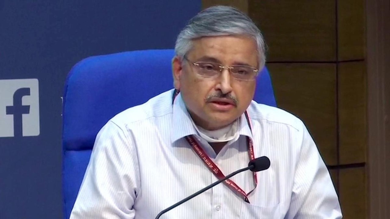 What did AIIMS chief say over pollution impact on covid?