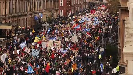 Download Video: Thousands of climate activists march through Glasgow