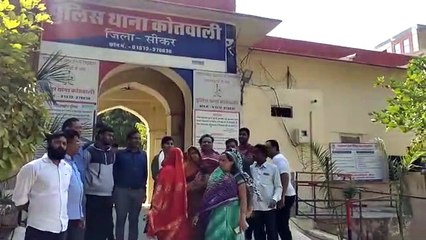 रेजीडेंसी बेचकर छीन रहे सुविधा, कोतवाली पहुंचे  निवासी