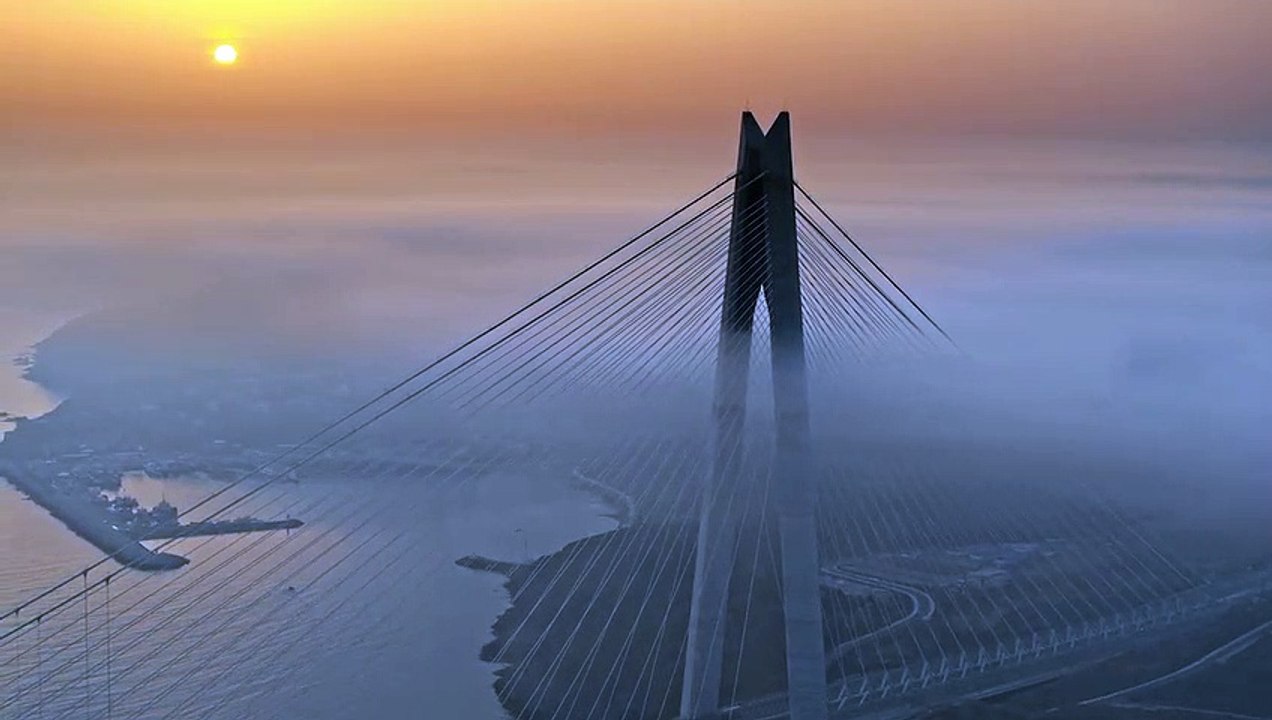 İstanbul Valisi Yerlikaya'dan sis paylaşımı; “İstanbul deyince aklıma bir masal gelir; bir varmış, bir yokmuş...”