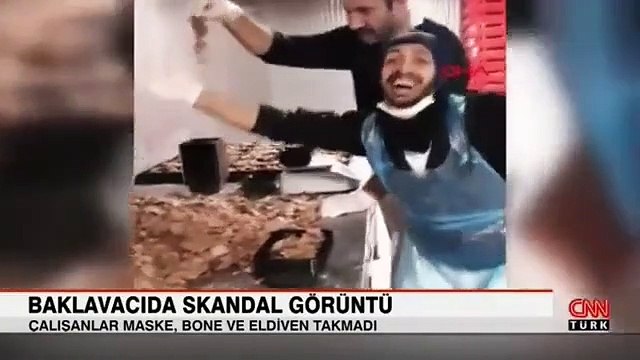 Yarı çıplak baklavacının görüntüleri tepki çekti