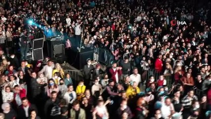 Alanya'nın Fethi kutlamaları kapsamında Gülben Ergen sevenleri ile buluştu-Başkan Yücel: "Cumhuriyet'in 100. yılında Alanya'nın il olacağına...