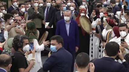 Cumhurbaşkanı Erdoğan "Gölgesinde huzur bulduğumuz bayrak hepimizin ortak bayrağıdır"