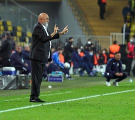 Hikmet Karaman: "Değmiş bırakmış, adam da kendini yere güzel atmış"