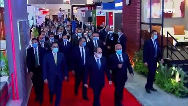 الرئيس السيسي يتفقد معرض ومؤتمر النقل الذكي واللوجيستيات والتحول للنقل الأخضر