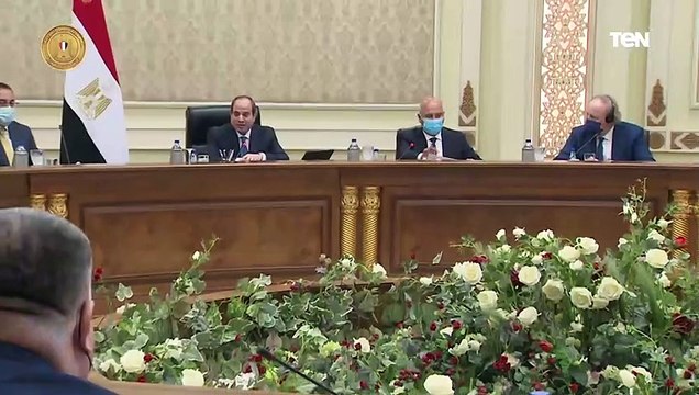 الرئيس السيسي يشارك في المائدة المستديرة لمؤتمر النقل الذكي