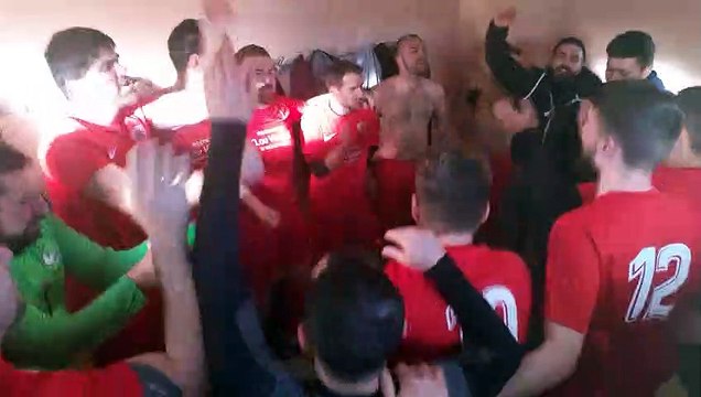 LE VESTIAIRE APRÈS LA VICTOIRE 4 BUTS À 1 FACE À PAILHARES