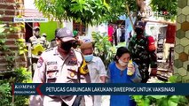 Petugas Gabungan Lakukan Sweeping untuk Vaksinasi