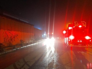 Son dakika haberleri... BAŞAKŞEHİR'DE DEMİR TEL ÜRETİM FABRİKASINDA YANGIN