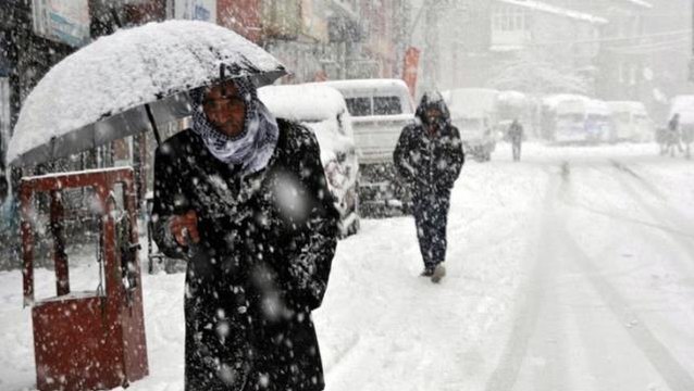 Meteoroloji'den uyarı: Sıcaklıklar çarşamba gününden itibaren düşecek, Doğu Anadolu'da kuvvetli kar yağışı bekleniyor