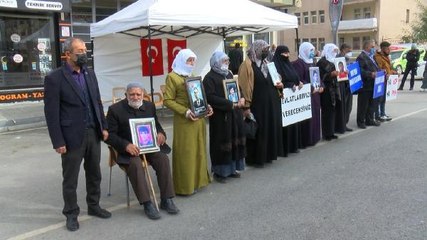 MUŞ'TAKİ EVLAT NÖBETİNE 2 KATILIM DAHA; '22 YILDIR OĞLUMDAN HABER BEKLİYORUM'