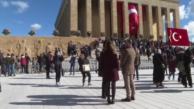 Atatürk'ün ebediyete intikalinin 83. yılında vatandaşlar Anıtkabir'e akın etti (1)