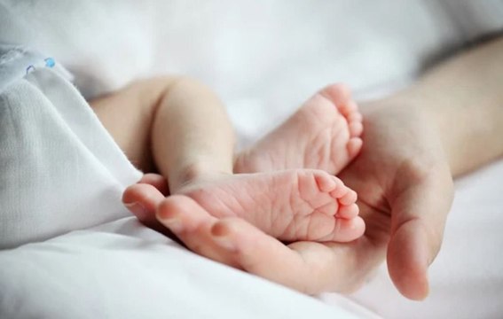 Ils donnent un prénom ridicule à leur fille pour avoir Internet gratuitement