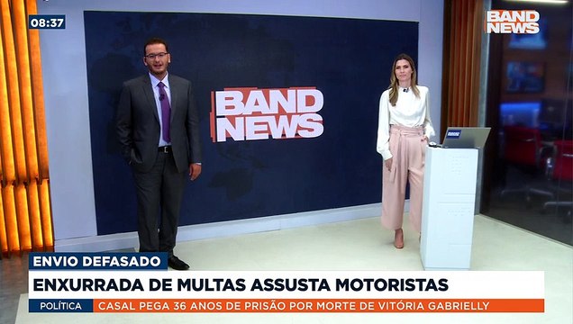 O prefeito de SP, Ricardo Nunes, deve anunciar hoje (10) o resultado do estudo que pode tirar ou manter a obrigatoriedade do uso de máscaras na capital.Saiba mais em youtube.com.br/bandjornalismo#BandNews20anos #máscaras #SP